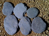 1 Ton Tumbled Black Slate Pebbles (50 x 20Kg bags)